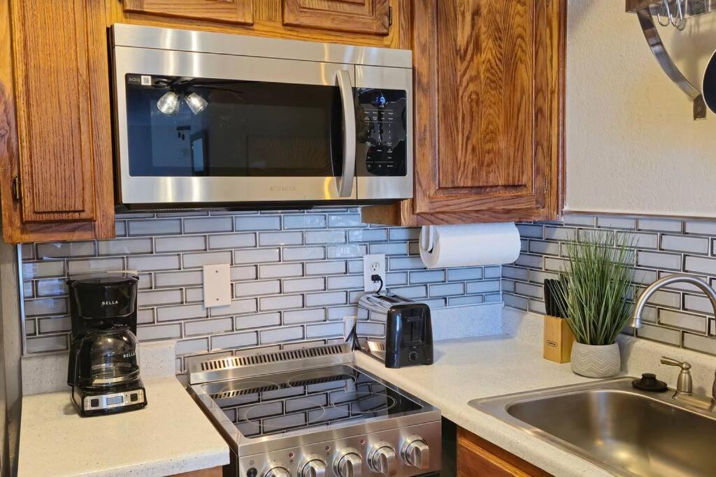 Cozy Updated Cove Of Heaven, 5Mins To Lake Hefner! Oklahoma Stadt Exterior foto